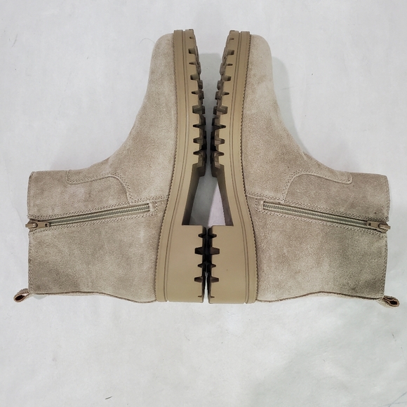 EUC Lucky Brand Hazyl Bootie 7.5 M GENUINE LEATHER Lug Chelsea Suede - Picture 6 of 9